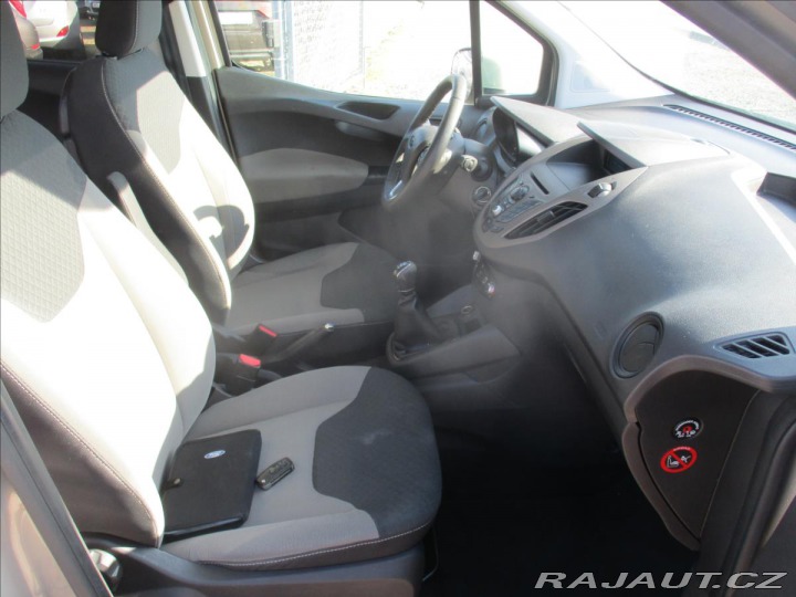 Ford Tourneo Courier 1,5 Trend EcoBlue bez kor 2015
