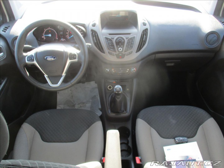 Ford Tourneo Courier 1,5 Trend EcoBlue bez kor 2015