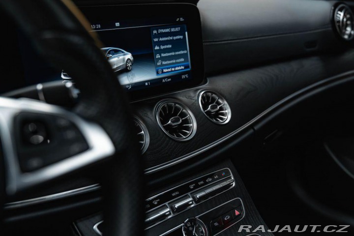 Mercedes-Benz E 4MATIC kupé, AMG Line, BU 2017