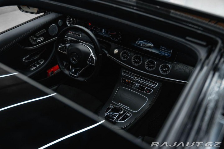 Mercedes-Benz E 4MATIC kupé, AMG Line, BU 2017
