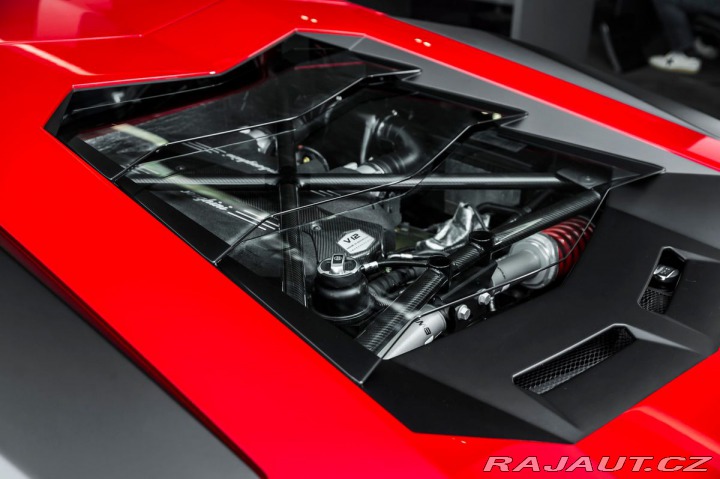 Lamborghini Aventador SuperVeloce Coupé / 1600 1800