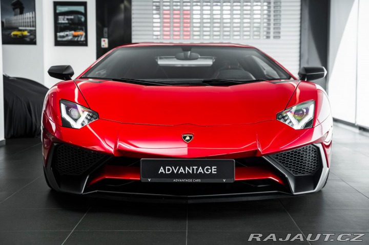 Lamborghini Aventador SuperVeloce Coupé / 1600 1800