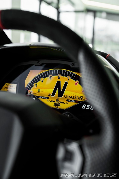 Lamborghini Aventador SuperVeloce Coupé / 1600 1800