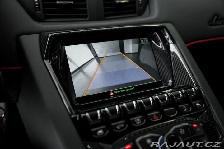 Lamborghini Aventador SuperVeloce Coupé / 1600 1800