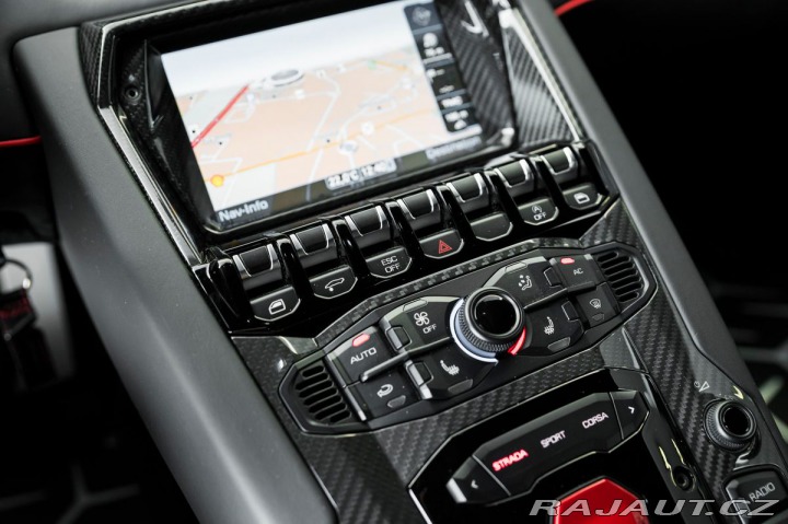 Lamborghini Aventador SuperVeloce Coupé / 1600 1800