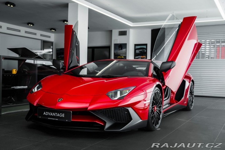 Lamborghini Aventador SuperVeloce Coupé / 1600 2017