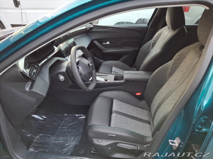 Peugeot 408 1,6 ALLURE Plug-in HYBR 2025
