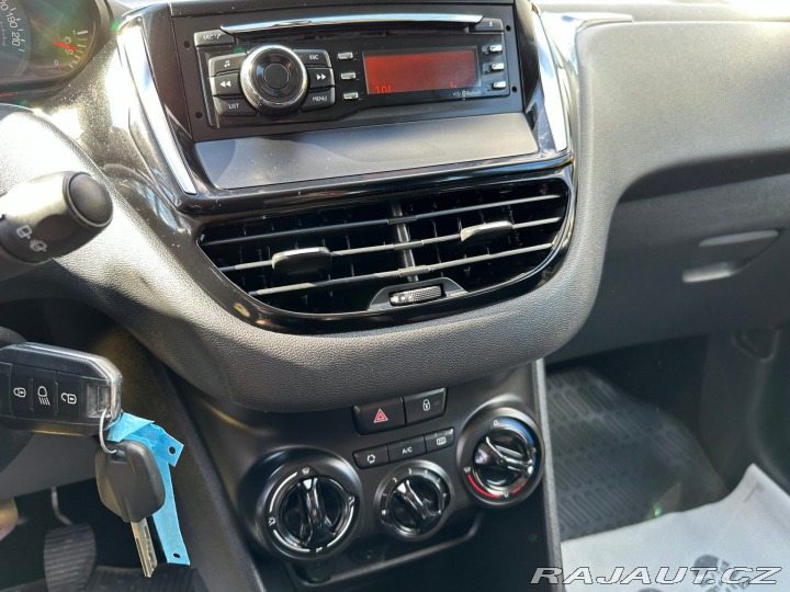 Peugeot 208 1.4Hdi 50kw 2012