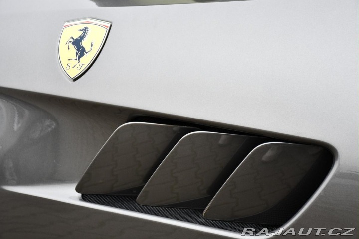 Ferrari Ostatní modely GTC4 Lusso V12 DCT P-DISPLAY LIFT 14 2018