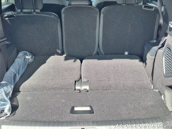 Peugeot 5008 ALLURE Hybrid 136 e-DCS6 2024