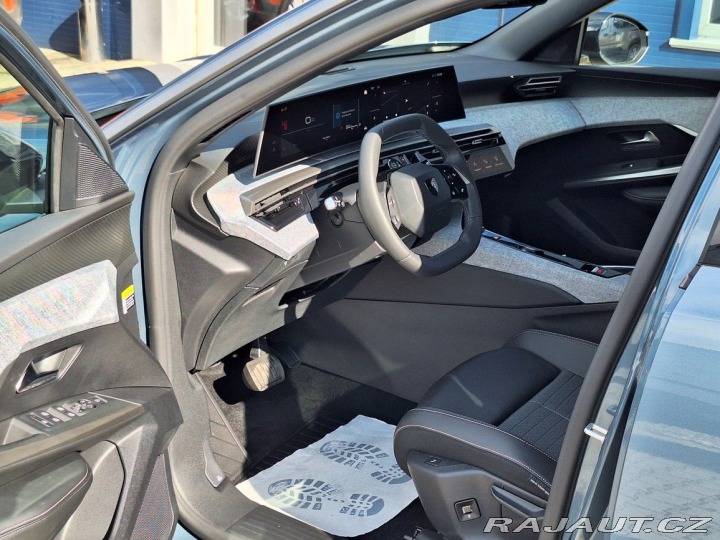 Peugeot 5008 ALLURE Hybrid 136 e-DCS6 2024