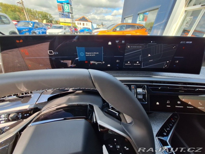 Peugeot 5008 ALLURE Hybrid 136 e-DCS6 2024