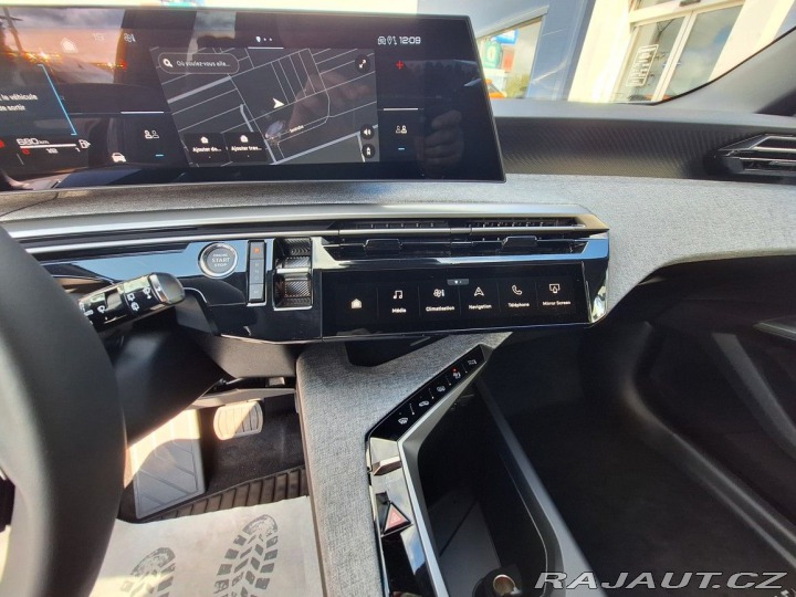 Peugeot 5008 ALLURE Hybrid 136 e-DCS6 2024