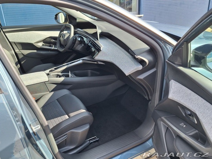 Peugeot 5008 ALLURE Hybrid 136 e-DCS6 2024