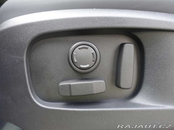 Land Rover Defender 110 3,0 X-Dynamic SE D200 2025