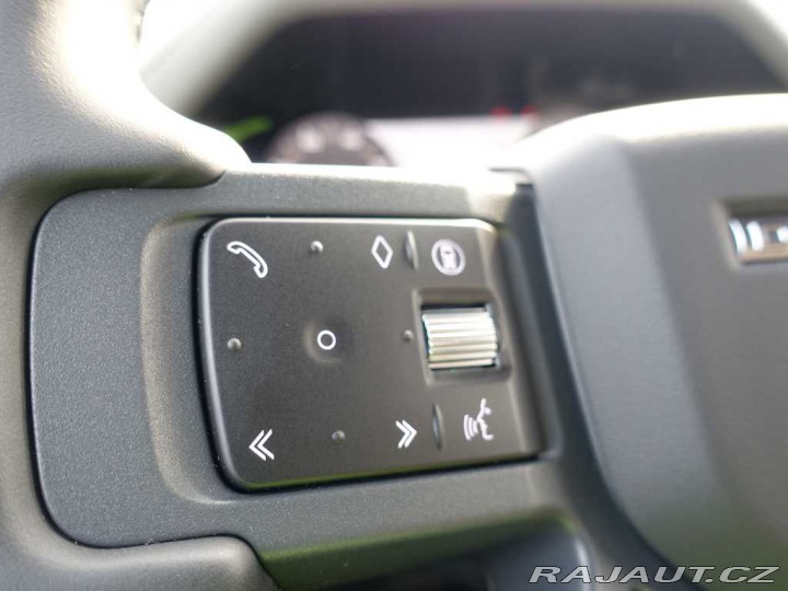 Land Rover Defender 110 3,0 X-Dynamic SE D200 2025