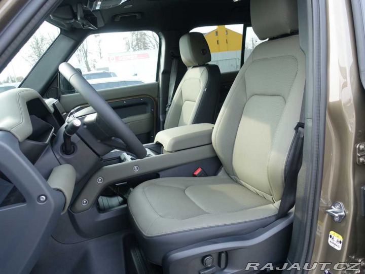 Land Rover Defender 110 3,0 X-Dynamic SE D200 2025