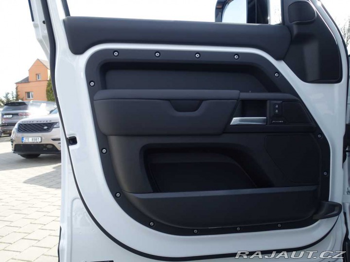 Land Rover Defender 110 3,0 X-Dynamic SE D200 2025