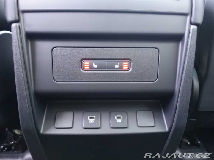 Land Rover Defender 110 3,0 X-Dynamic SE D200 2025