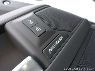 Land Rover Defender 110 3,0 X-Dynamic SE D200 2025