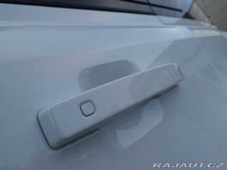 Land Rover Defender 110 3,0 X-Dynamic SE D200 2025