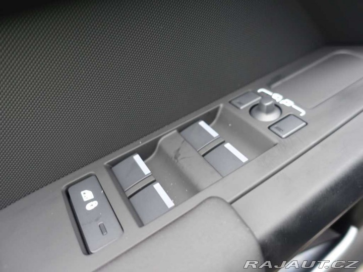 Land Rover Defender 110 3,0 S D200 4x4 automa 2025
