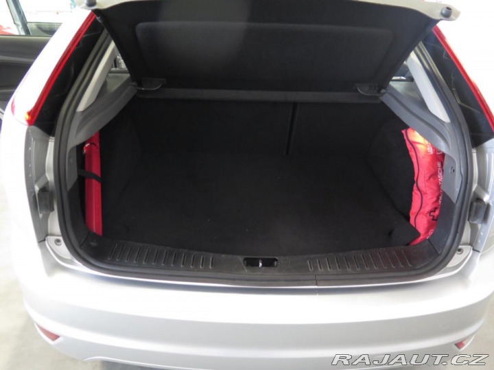 Ford Focus 1.6i 16V,klima,tempomat,1 2011