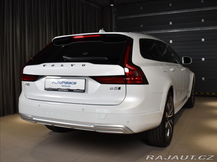Volvo V90 2,0 CC B5 AWD Plus Vzduch 2024