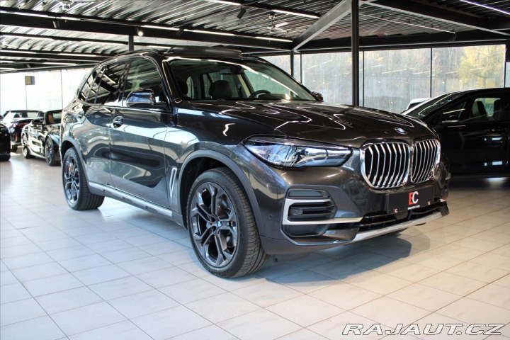 BMW X5 xDrive30d / 7míst / vzduc 2023