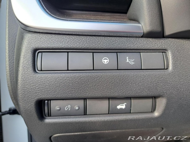 Nissan X-Trail Tekna 213k 7 míst !!!! 2024