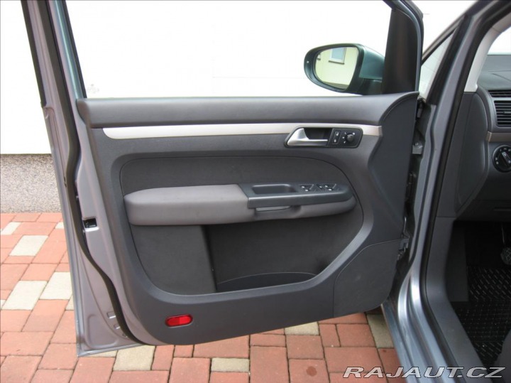 Volkswagen Touran 1,4 TSI 140PS  Trendline 2010