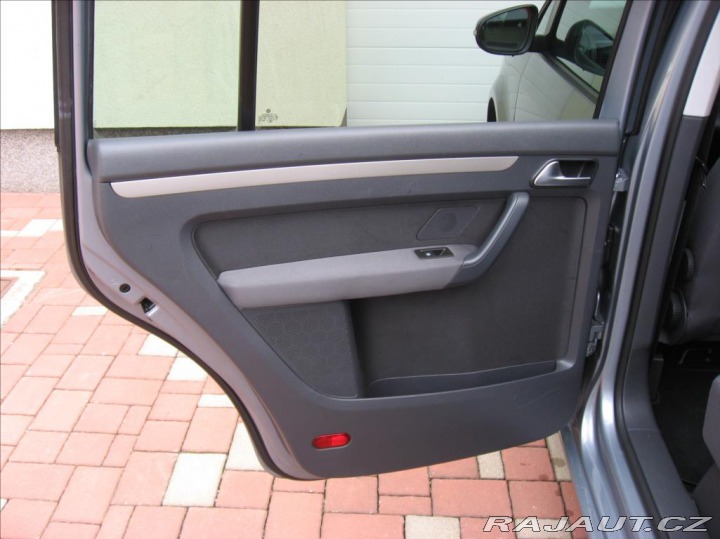 Volkswagen Touran 1,4 TSI 140PS  Trendline 2010