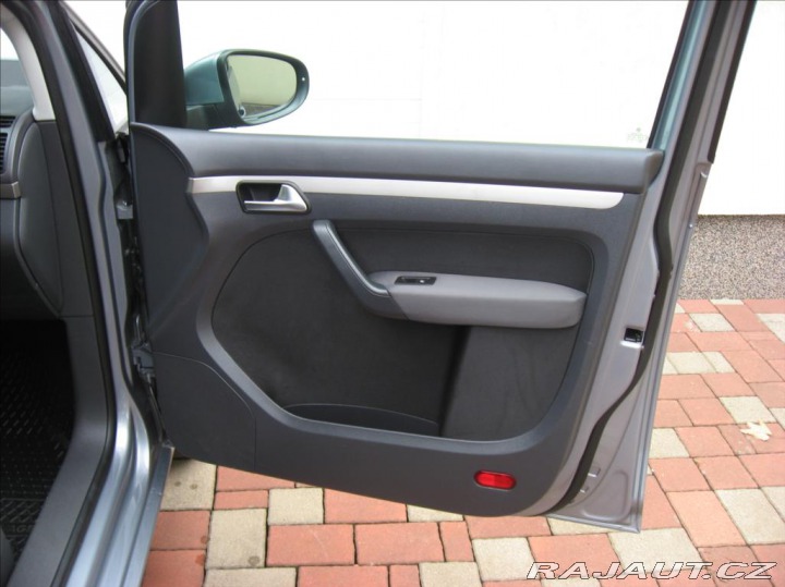 Volkswagen Touran 1,4 TSI 140PS  Trendline 2010