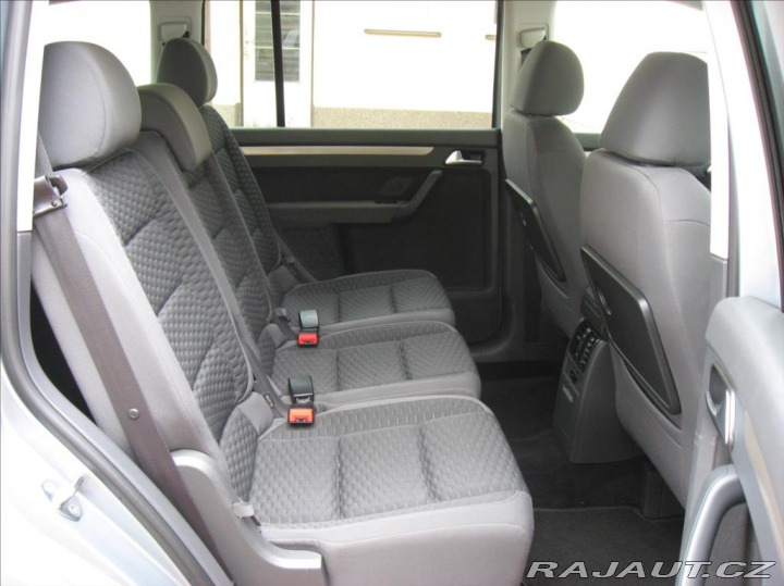 Volkswagen Touran 1,4 TSI 140PS  Trendline 2010