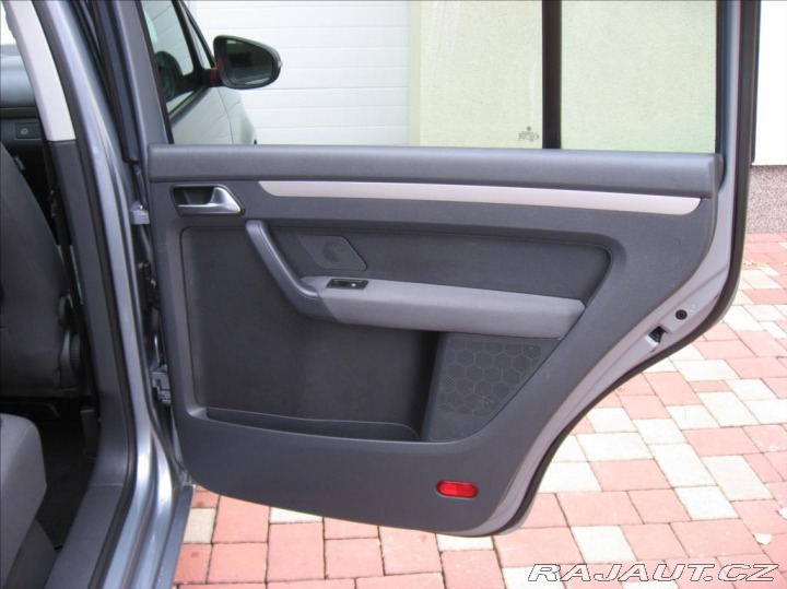 Volkswagen Touran 1,4 TSI 140PS  Trendline 2010