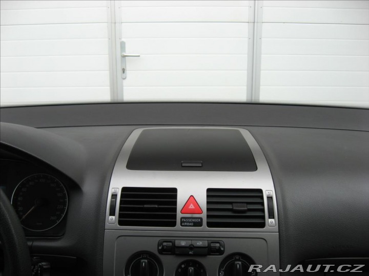 Volkswagen Touran 1,4 TSI 140PS  Trendline 2010
