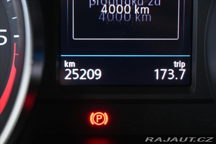 Volkswagen Passat 2,0 TDI 110 kW DSG Busine 2024