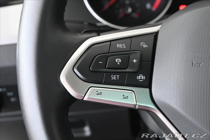 Volkswagen Passat 2,0 TDI 110 kW DSG Busine 2024
