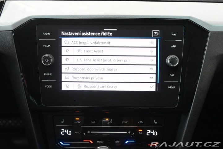 Volkswagen Passat 2,0 TDI 110 kW DSG Busine 2024
