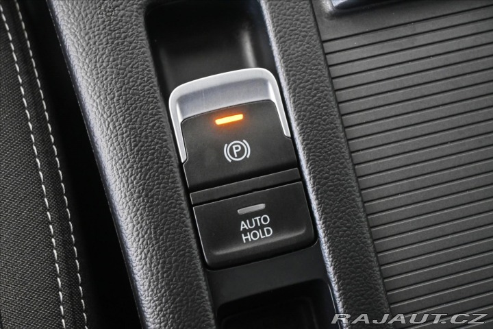 Volkswagen Passat 2,0 TDI 110 kW DSG Busine 2024