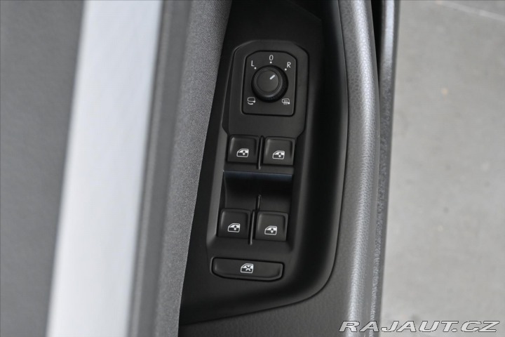 Volkswagen Passat 2,0 TDI 110 kW DSG Busine 2024