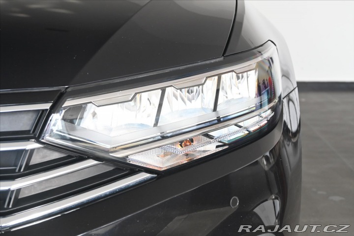 Volkswagen Passat 2,0 TDI 110 kW DSG Busine 2024