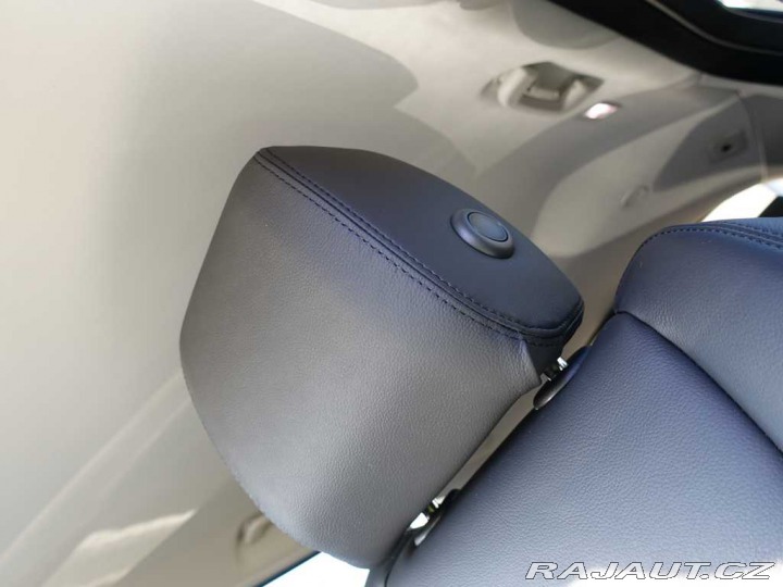 Land Rover Range Rover Velar 3,0  Dynamic SE D300 2025