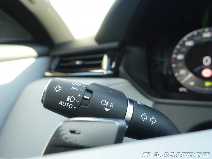 Land Rover Range Rover Velar 3,0 Dynamic SE D300 2025