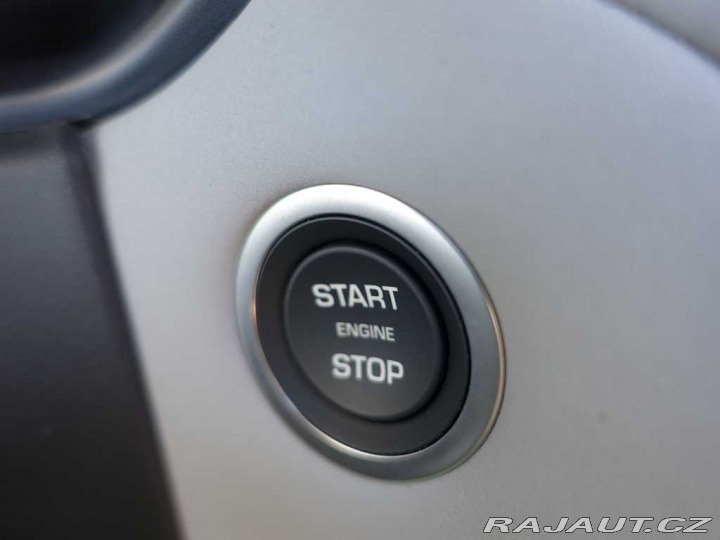 Land Rover Range Rover Velar 3,0  Dynamic SE D300 2025