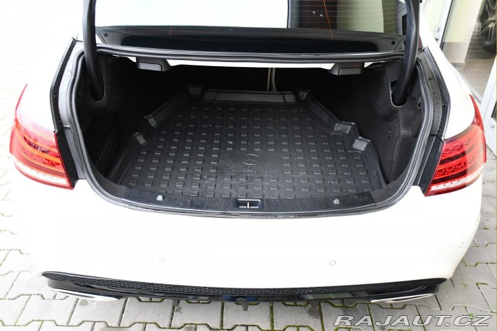 Mercedes-Benz E 250D AMG A/T LED PANO NAV 2016
