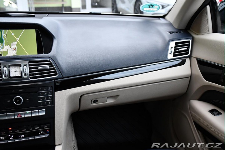 Mercedes-Benz E 250D AMG A/T LED PANO NAV 2016
