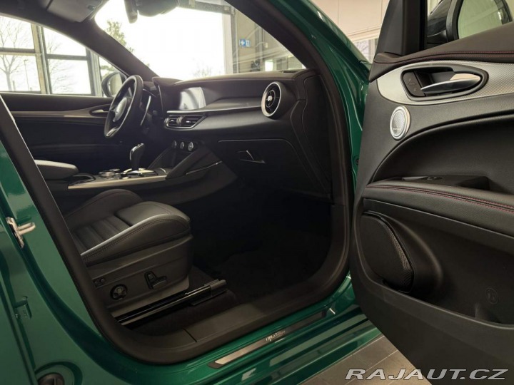 Alfa Romeo Stelvio 2.0 Turbo 280k Q4 TRIBUTO 2024