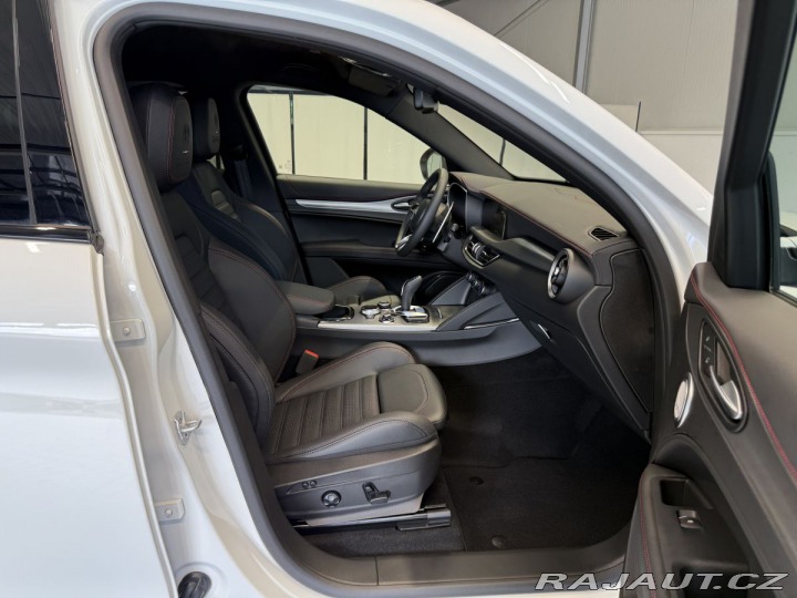Alfa Romeo Stelvio 2.0 Turbo 280k Q4 TRIBUTO 2024