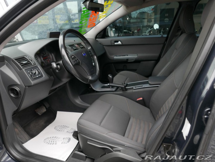 Volvo V50 2,0 Diesel 100kW Navi Aut 2010